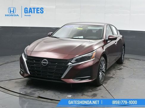 Used 2023 Nissan Altima 2.5 SV image 6