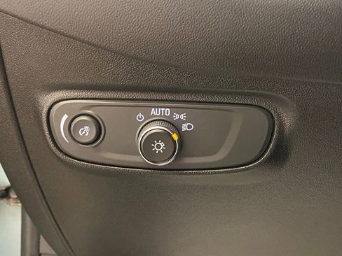 Used 2022 Chevrolet Equinox RS image 23