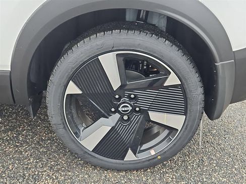 New 2026 Nissan Kicks SR w/ Cold Weather Package image 5