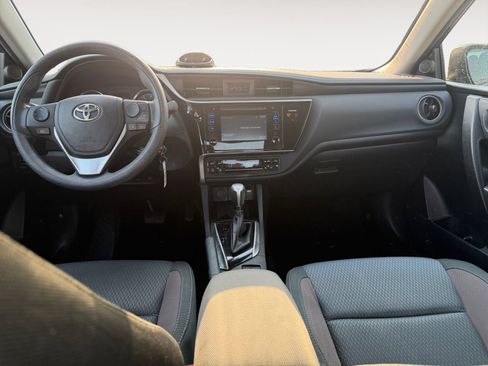 Used 2017 Toyota Corolla LE w/ Carpet Mat Package (TMS) FWD image 11