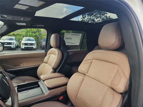 New 2026 Lincoln Navigator Black Label AWD/4WD image 14
