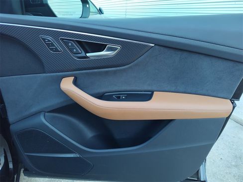 Used 2024 Audi RS Q8 4.0T w/ Black Optic Package image 35