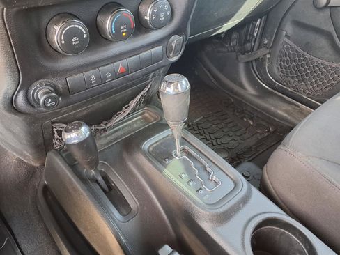 Used 2018 Jeep Wrangler Unlimited Sport w/ Connectivity Group image 25