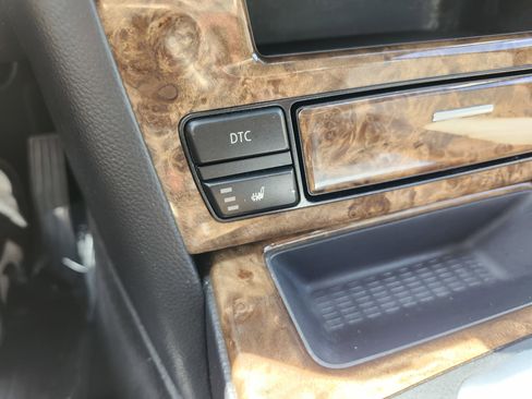 Used 2010 BMW 528i xDrive Sedan AWD/4WD image 7