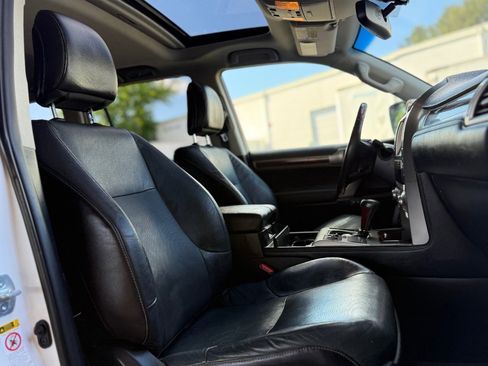 Used 2014 Lexus GX 460 w/ Premium Package AWD/4WD image 17