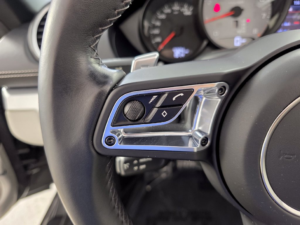 Used 2025 Porsche 718 Boxster S RWD image 17