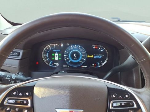 Used 2016 Cadillac Escalade Premium AWD/4WD image 10