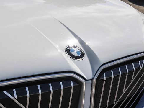 Certified 2025 BMW X3 xDrive30i w/ Convenience Package image 9