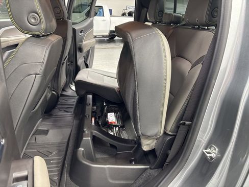 Used 2024 Chevrolet Colorado ZR2 w/ ZR2 Convenience Package III AWD/4WD image 29