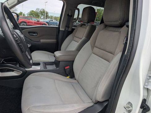 Certified 2023 Nissan Frontier SV image 25