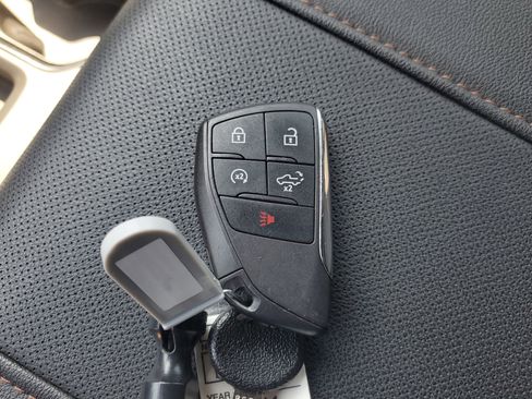 Used 2024 GMC Sierra 1500 AT4 w/ Technology Package image 30