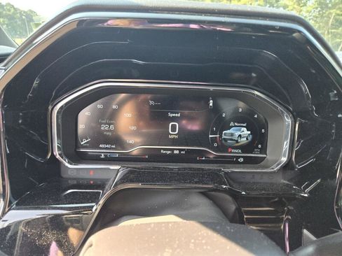 Used 2025 GMC Sierra 1500 SLT RWD image 13