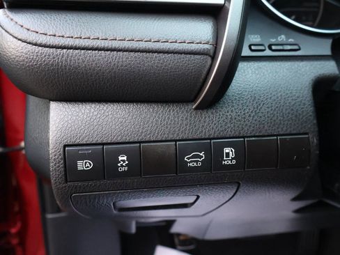 Used 2020 Toyota Camry LE image 10