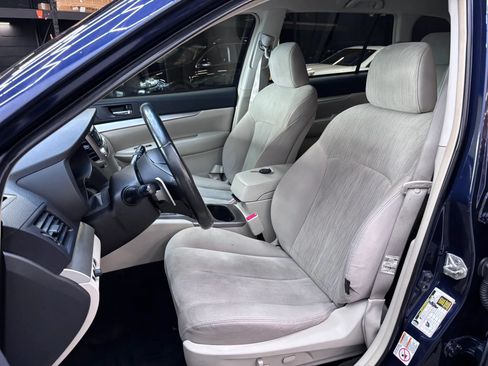 Used 2013 Subaru Outback 2.5i Premium AWD/4WD image 9