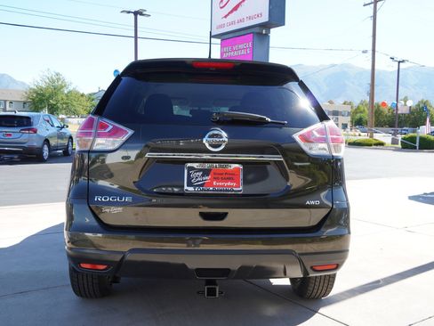 Used 2016 Nissan Rogue S w/ Appearance Package image 7
