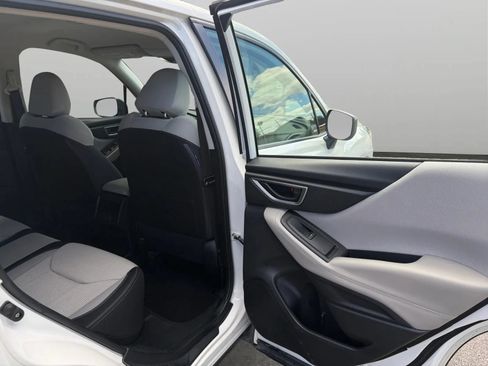 Used 2022 Subaru Forester AWD/4WD image 17
