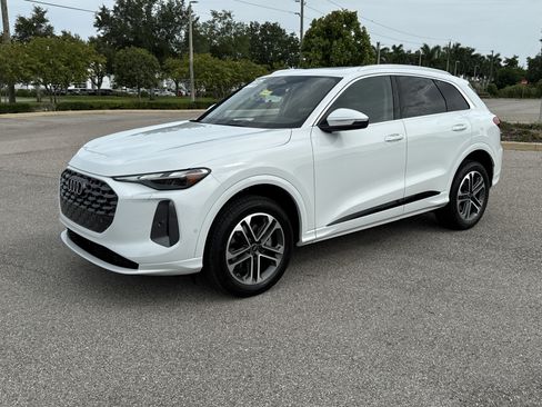 Certified 2025 Audi Q5 Premium w/ Convenience Package AWD/4WD image 8