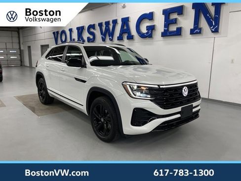 Used 2025 Volkswagen Atlas Cross Sport SEL R-Line image 5