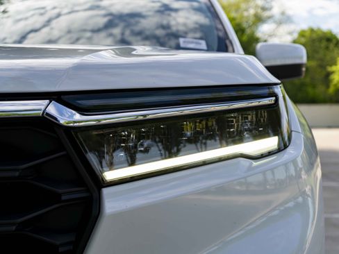 Used 2023 Honda Pilot EX-L image 11