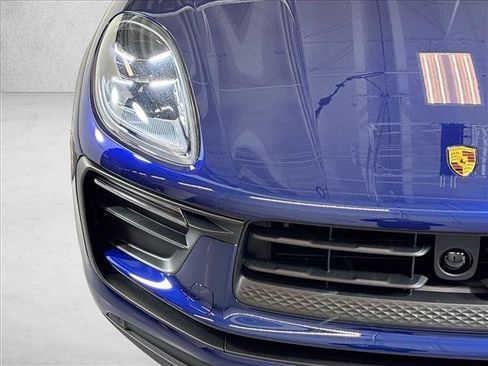 Certified 2026 Porsche Macan AWD/4WD image 27