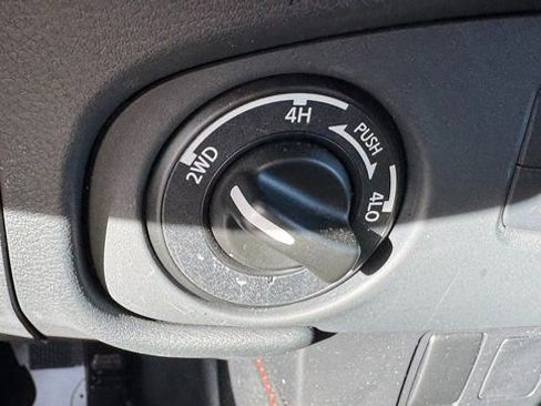 Used 2024 Nissan Frontier PRO-4X w/ Off-Road Protection Package image 8