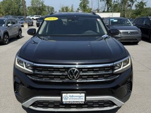 Used 2021 Volkswagen Atlas SE image 2