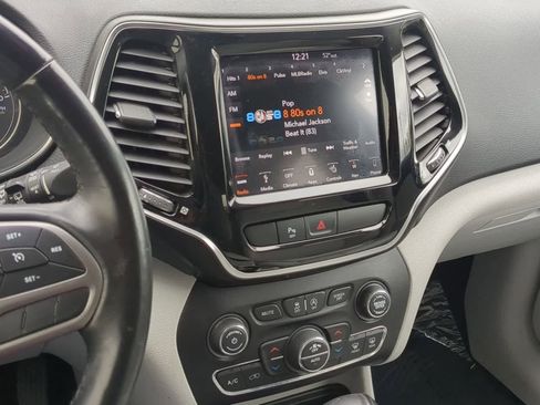 Certified 2019 Jeep Cherokee Limited AWD/4WD image 27