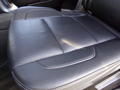 Used 2016 Chevrolet Suburban LT image 44