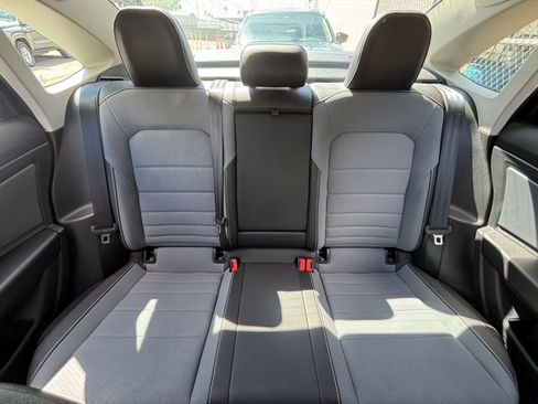 Used 2025 Volkswagen Jetta SE image 38