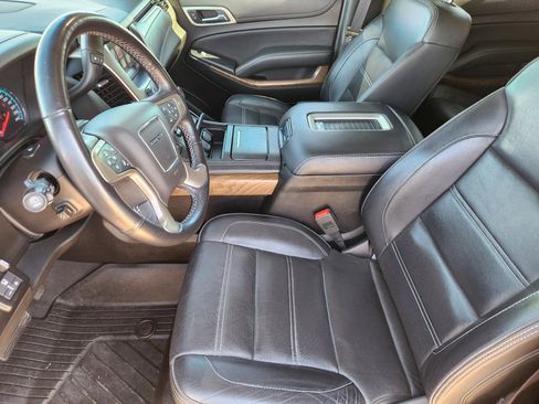 Used 2019 GMC Yukon XL Denali w/ Denali Ultimate Package image 11