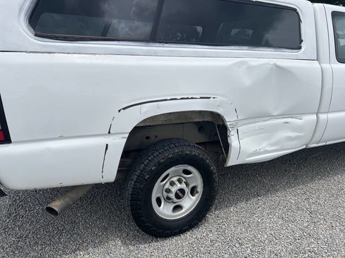 Used 2005 GMC Sierra 2500 W/T RWD image 6