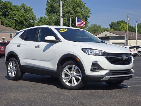 Certified 2020 Buick Encore GX Preferred w/ Cold Weather Comfort Package FWD image 2