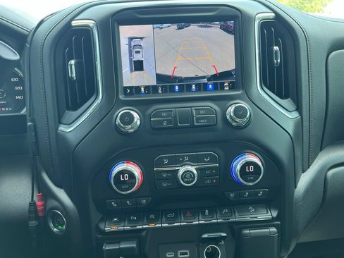 Used 2021 GMC Sierra 1500 AT4 w/ Technology Package AWD/4WD image 16