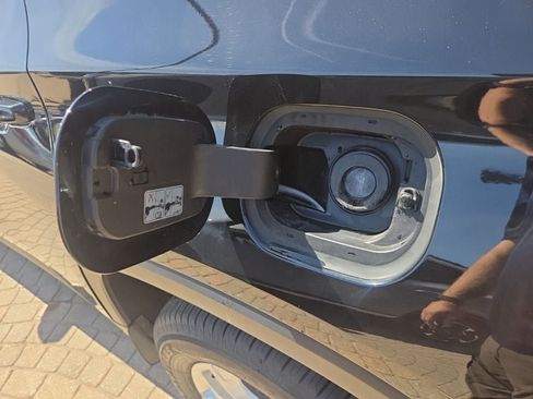 Used 2019 Chevrolet Traverse LT AWD/4WD image 39