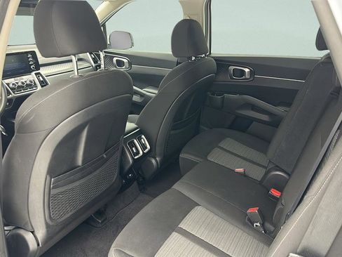 Used 2022 Kia Sorento LX AWD/4WD image 9