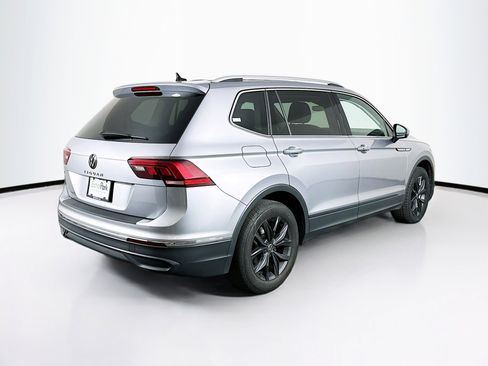 Used 2024 Volkswagen Tiguan SE image 9