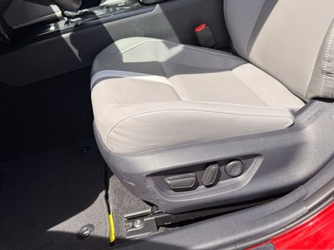 Used 2025 Toyota Camry SE image 24