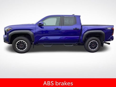 Used 2025 Toyota Tacoma TRD Off-Road w/ TRD Off Road Upgrade Package AWD/4WD image 8