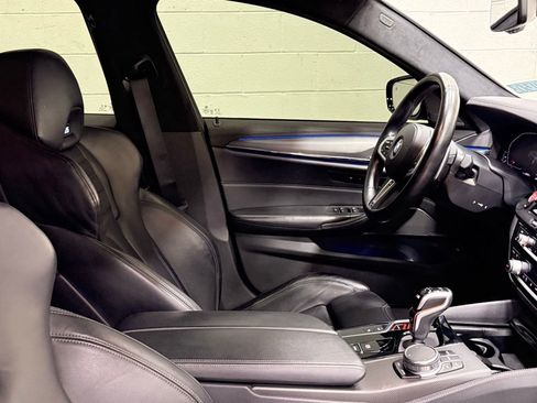 Used 2023 BMW M5 image 39