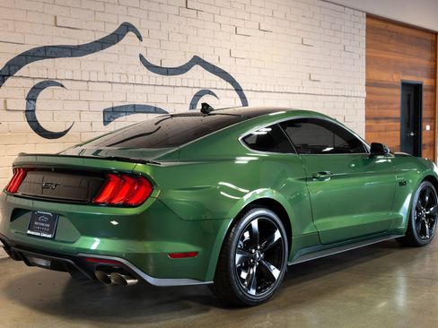 Used 2022 Ford Mustang GT Premium w/ Black Accent Package RWD image 4