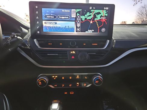 Used 2024 Nissan Altima 2.5 SR w/ SR Premium Package image 15