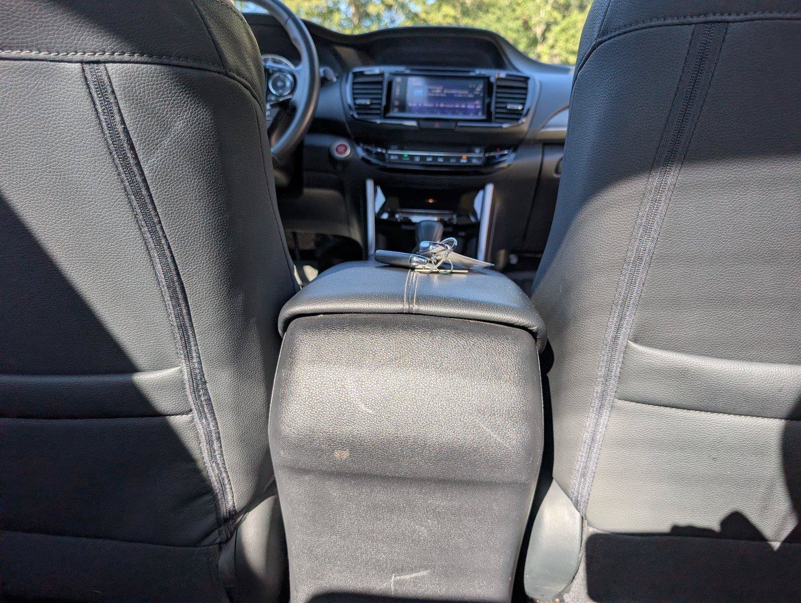 Used 2017 Honda Accord Touring image 35