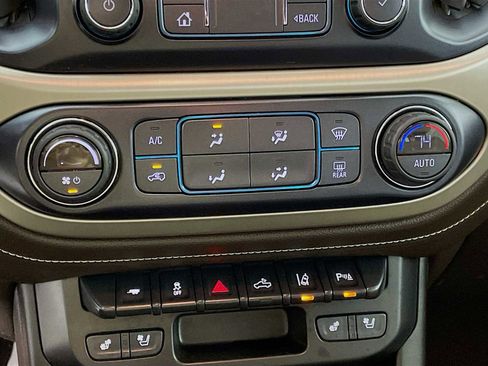 Used 2021 GMC Canyon Denali image 14