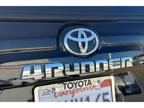 Used 2023 Toyota 4Runner SR5 Premium w/ Moonroof Package AWD/4WD image 7