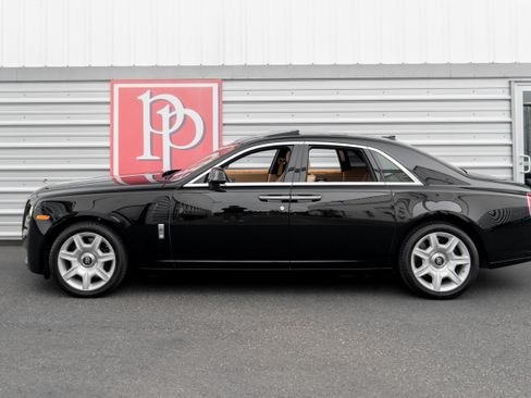 Used 2017 Rolls-Royce Ghost image 78