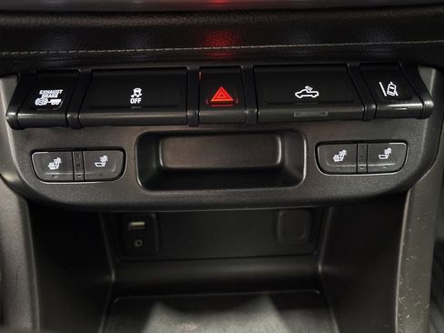 Used 2018 GMC Canyon SLT w/ Driver Alert Package image 21