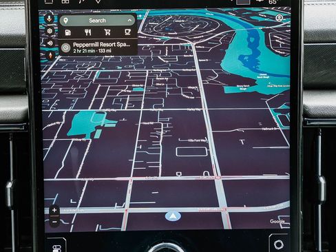 Used 2025 GMC Yukon XL AT4 image 12