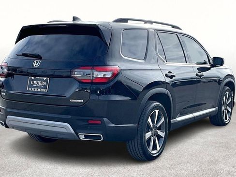 Used 2023 Honda Pilot Touring image 2