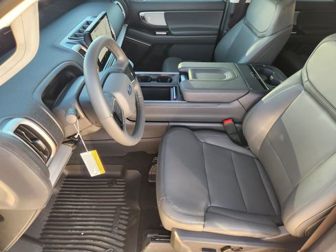 New 2026 Ford Expedition Active RWD image 13