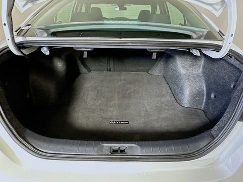 Used 2025 Nissan Altima 2.5 SV image 27